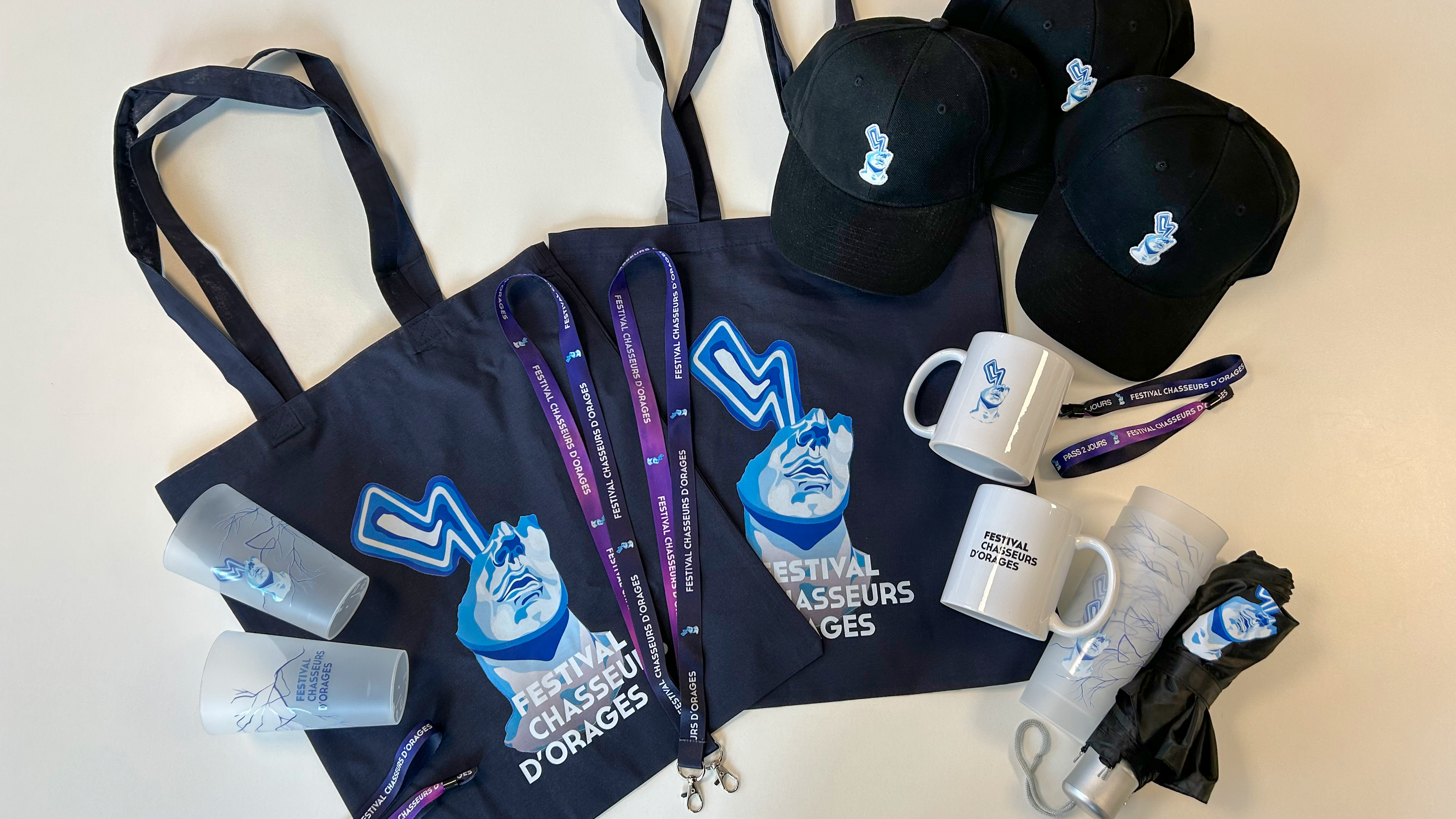 sur cette photo il y ' tous les goodies personnalisé, ce qui montre notre savoir faire et surtout l'importance de la personnalisation goodies